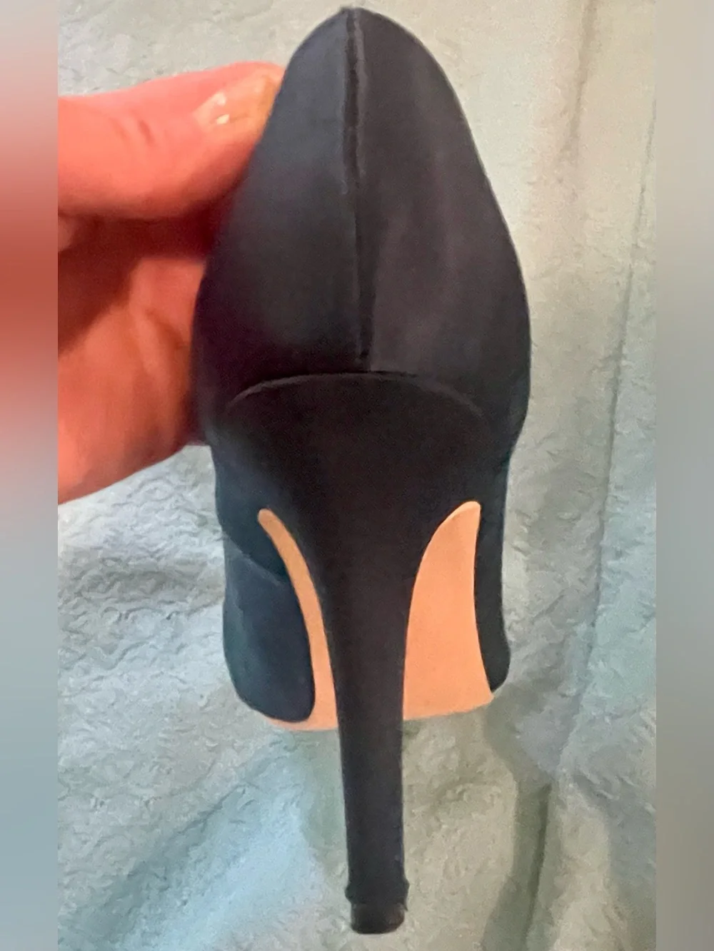 Manolo Blahnik Navy Satin Embellished Swan Pumps Size 6 - Picture 13 of 16